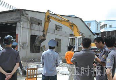 供應(yīng)拆除廢舊廠房、酒店賓館室內(nèi)外裝潢與廣告牌拆除工程 昆山與蘇州專(zhuān)業(yè)服務(wù)解析